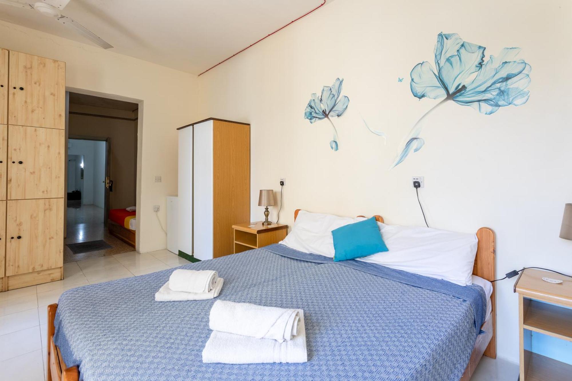 Tarona Guesthouse St. Paul's Bay Quarto foto